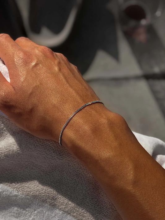 BRACELET MINIMALISTE À CHAÎNE